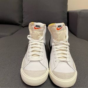 Brand new Women’s Blazer Mid ‘77 Vintage Sneaker. Black&white;Women size 6.